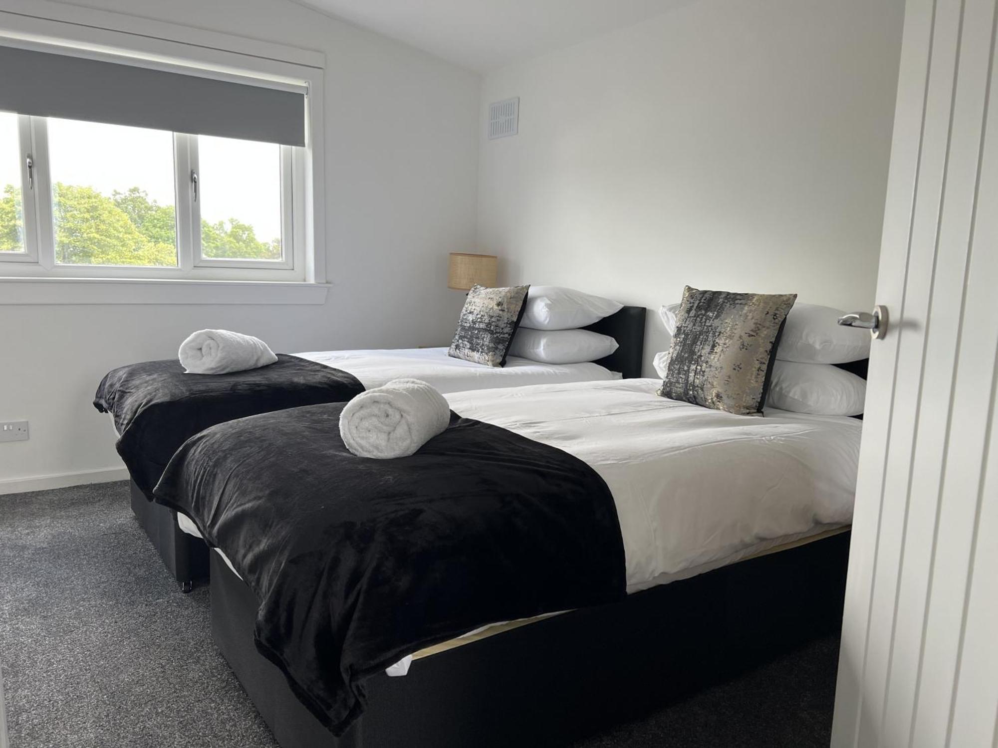 Alexander Road Villa Glenrothes Exterior photo